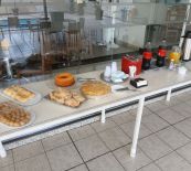 Detalhe de um buffet para 20 pessoas; seguem abaixo mais fotos