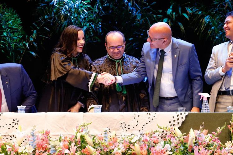 Carla Yáscar:  nova Defensora Pública Geral do Estado do Piauí recebe cumprimento do presidente da Alepi Franzé Silva