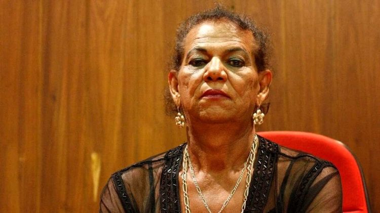 KÁTIA TAPETY: após ter sido hospitalizada, se recupera em casa e necessita de apoio e solidariedade dos amigos