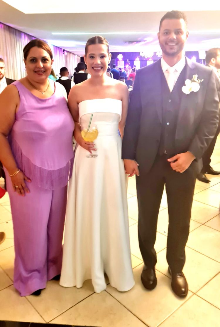 Noite de enlace: Cláudia com a médica Marcela Rocha e o advogado Filipi Alencar