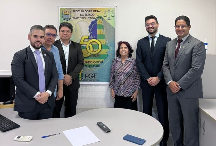 Uma sessão solene na Assembleia Legislativa do Piauí (Alepi) em homenagem à PGE-PI