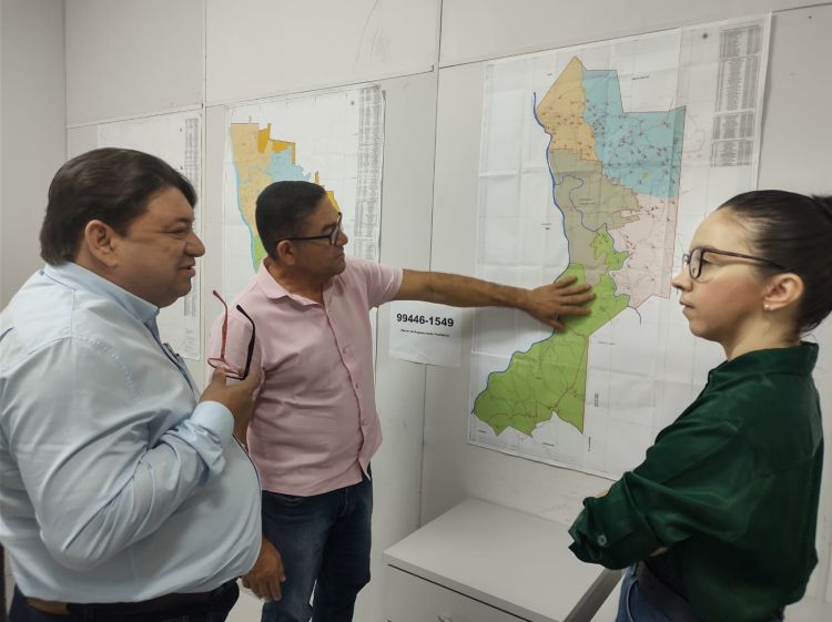 Tchesco Silva e Sérgio Bandeira em visita a Eturb 