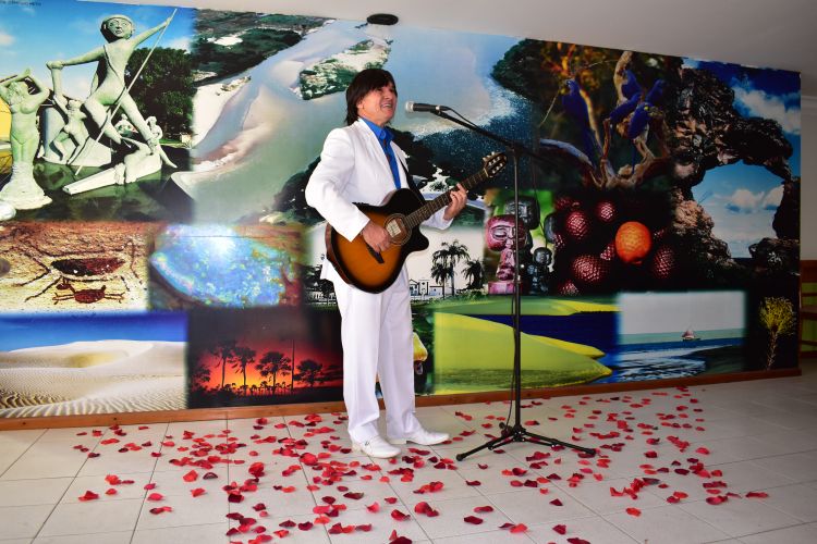 Itamar Oliveira canta Roberto Carlos: show exclusivo em agosto em Teresina