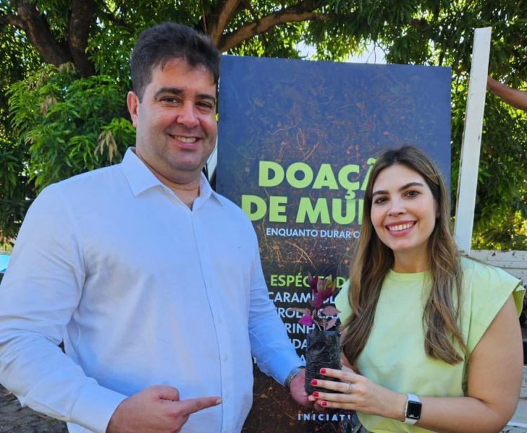 Secretário da Semam Luís André e Lícia Dutra, analista de Ativação Comunitária da Rede Clube e uma das idealizadoras do projeto