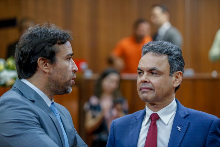 Nos bastidores da política