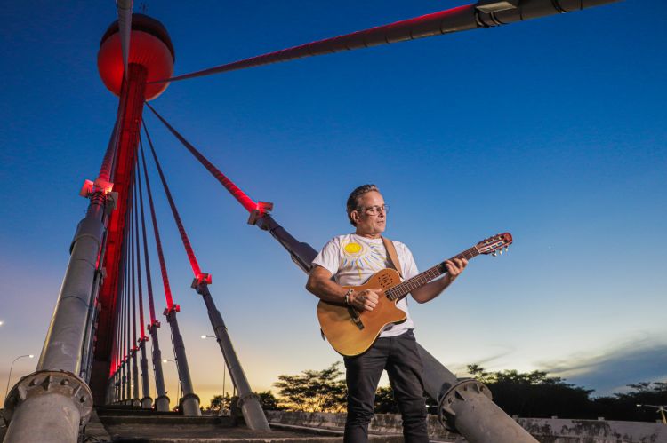 Em clic de Germano Portela, um passeio pelos 40 anos de música de Zé Roraima