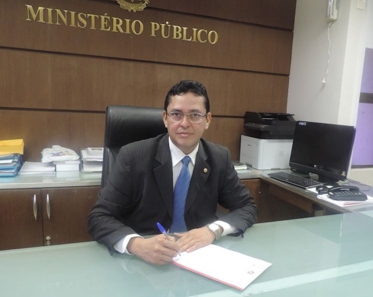 O procurador Geral de Justiça, Cleandro Moura, notificou o prefeito de Teresina, Doutor Pessoa