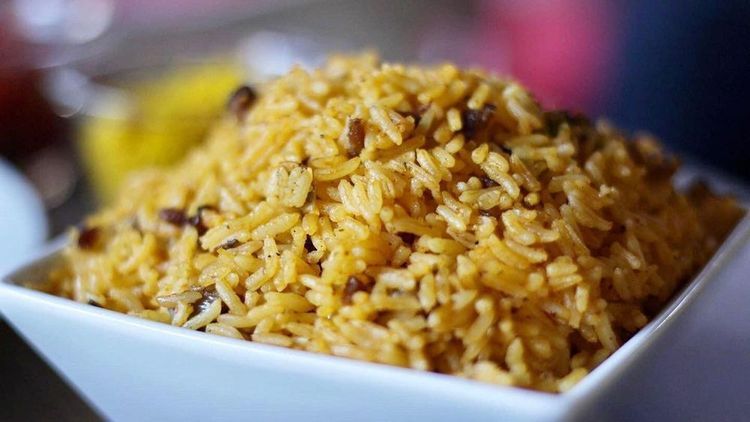  Maria Isabel é uma comida típica do Piauí feita à base de carne de sol picada e frita, cozida junto com o arroz