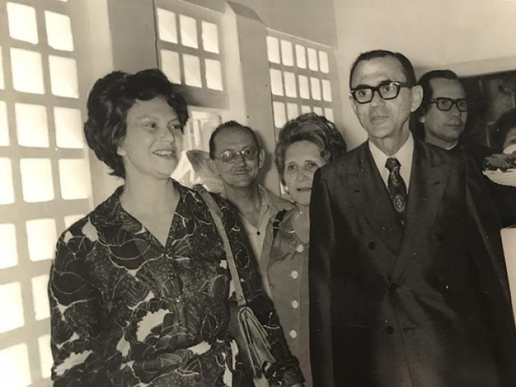 Florisa e Alberto em solenidade governamental nos anos 70
