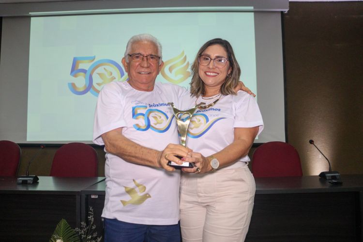 O presidente Geraldo Oliveira, e a vice-presidente, Fabiana Oliveira, do Grupo Geraldo Oliveira