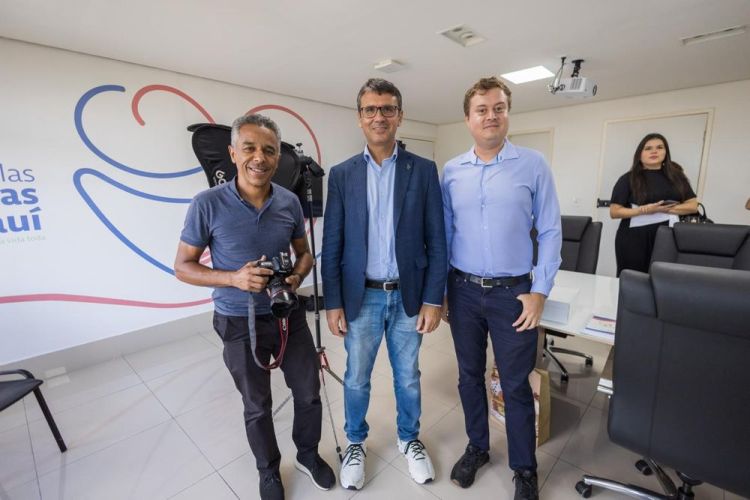 Leandro Fonseca e Rafael Balago, acompanhados do presidente da Solatio, Pedro Vaquer