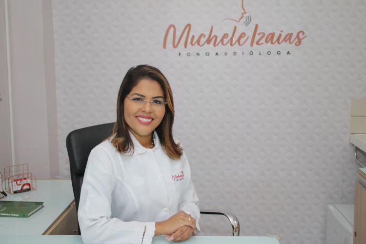 A fonoaudióloga Michele Izaias conta que esse período de pandemia exigiu bastante preparo e estudo