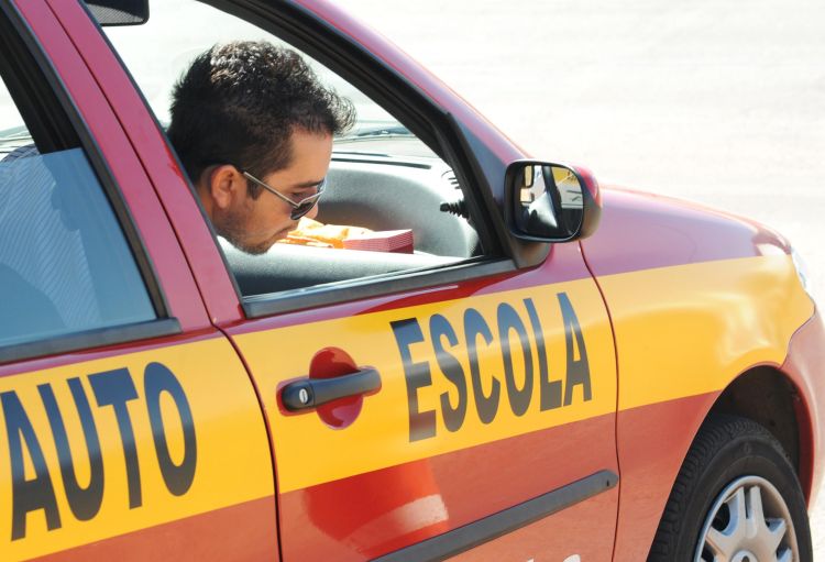 As aulas têm início dia 8 de abril, no prédio da Escola de Trânsito (anexo à Sede do Detran)