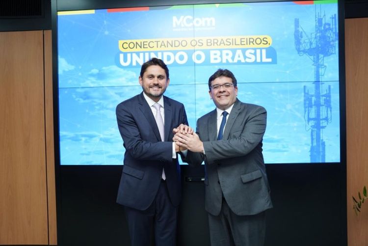 Em Brasilia, Rafael Fonteles busca melhorias para internet e energia no Piauí