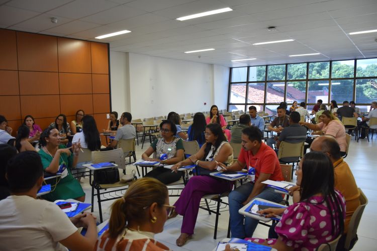 A educação empreendedora busca incentivar os indivíduos a desenvolverem habilidades de criação, inovação, resolução de problemas