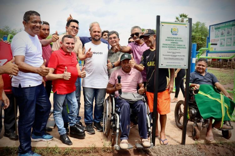 Na oportunidade da inauguração, a comunidade homenageou o paratleta Francisco das Chagas