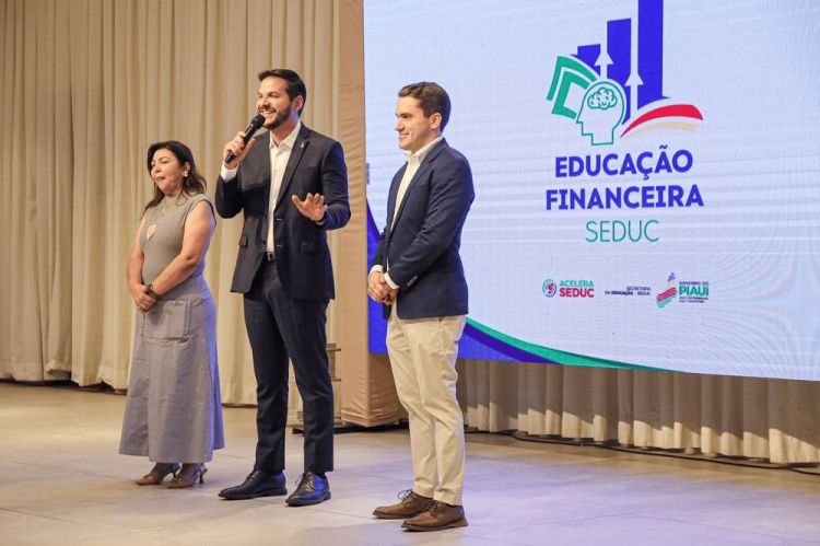 Washington Bandeira, ressaltou como o projeto Educação Financeira Seduc será implementado