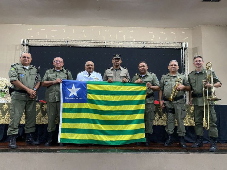 Eliseu Gomes recebeu a medalha do Mérito Musical “Major Eurípedes Furtuoso”