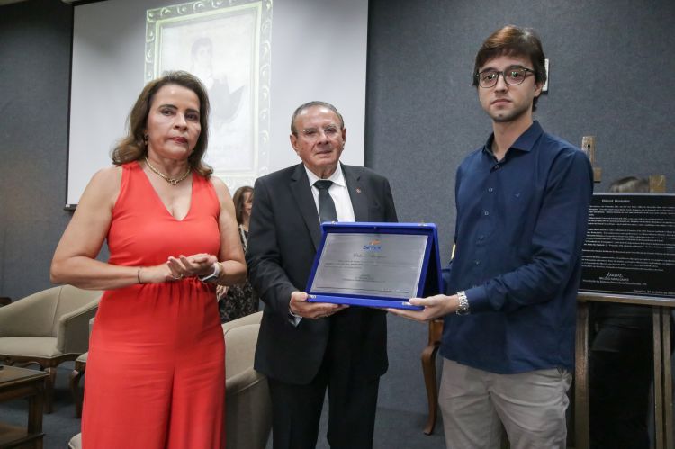 No evento, personas do mundo cultural parnaibano