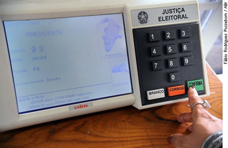 É necessário avançar mais para o destaque da mulher na política