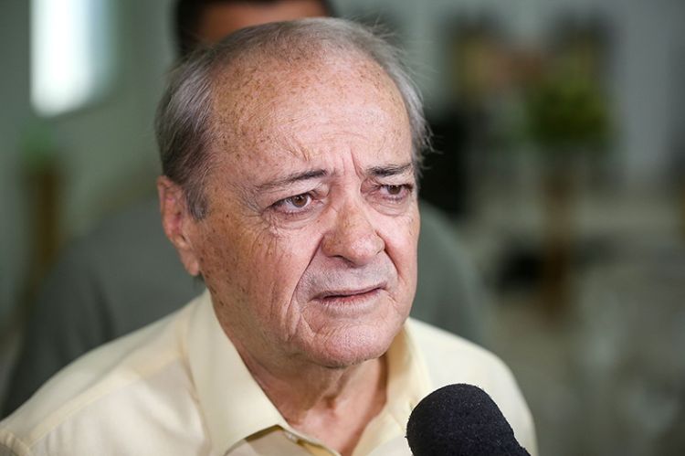 O médico Sílvio Mendes que já foi prefeito de Teresina, após 14 anos, retoma o Palácio da Cidade