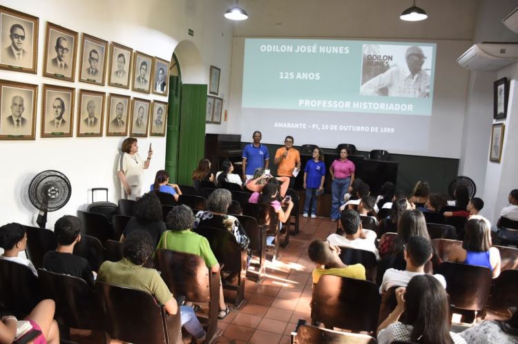 Odilon José Nunes nasceu em Amarante (PI), em 10 de outubro de 1899 e morreu em Teresina, no dia 22 de agosto de 1989