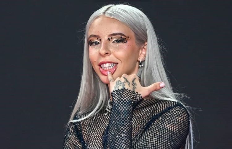 Young Miko na lista para votação