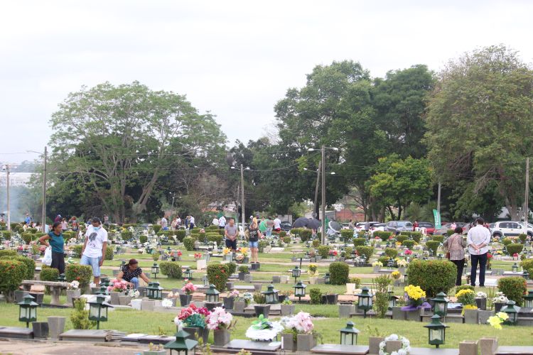 Tradicional programação no Jardim da Ressurreição.