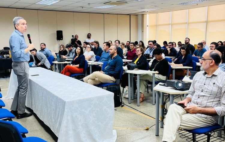 Washington Bonfim, secretário de Planejamento do Piauí, palestrou