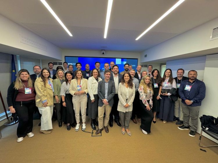 A missão internacional tem como foco aplicar os aprendizados globais para fortalecer os serviços públicos no Brasil.