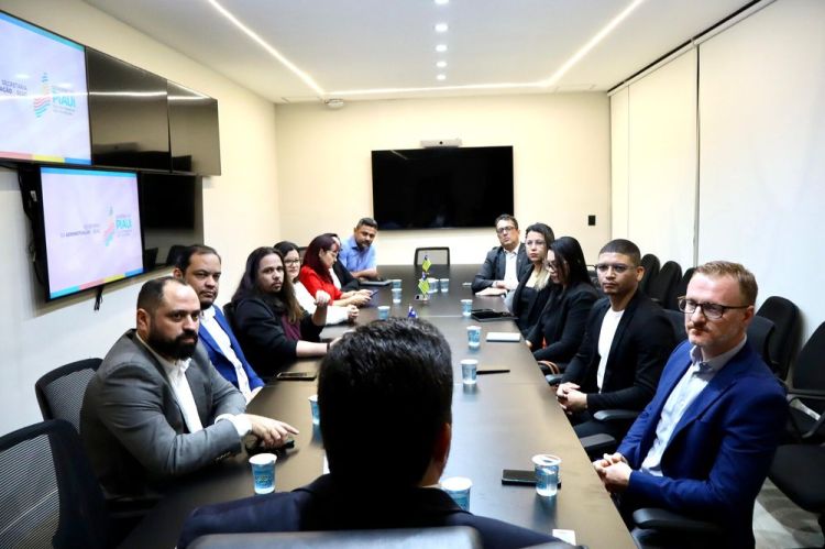 Equipe do Governo do Estado do Mato Grosso (MT) em reunião na  Secretaria da Administração (Sead) 
