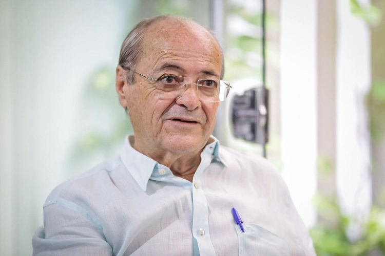 SILVIO MENDES: posse no Teatro de Sesc Cajuína