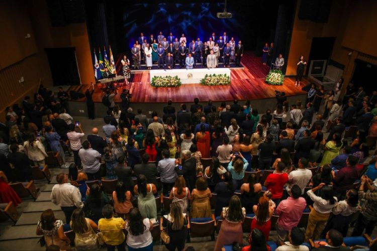 Momento da posse no Teatro Sesc Cajuína FOTOS: Renato Andrade INFORMAÇÃO: Yala Sena