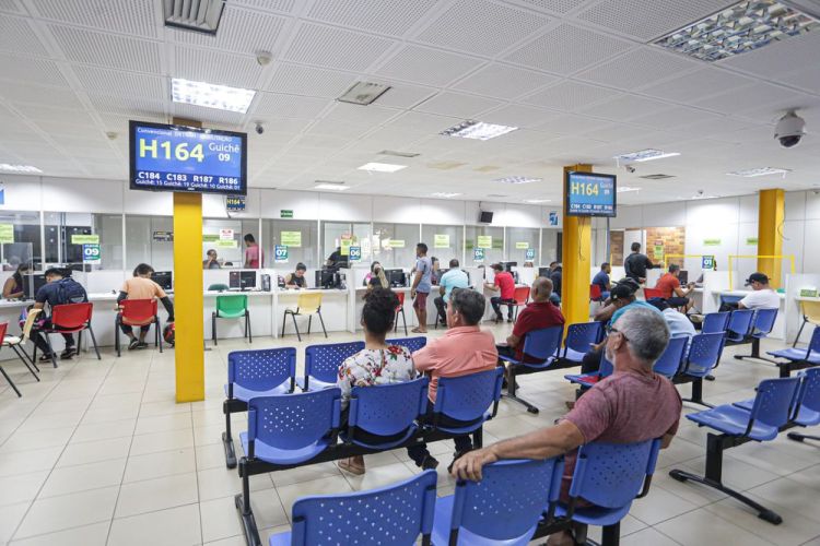 A taxa de renovação do licenciamento anual para veículos usados também deverá ser paga até o dia 31 de março.
