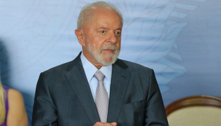 Lula: extinção de 5 impostos e substituição por 3 novos