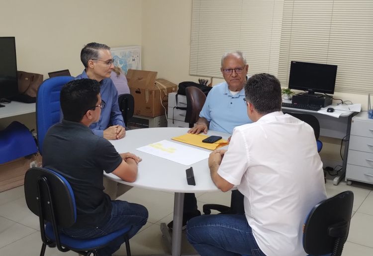  Kleber Montezuma, e sua equipe para discutir o planejamento de ações externas para Tecnologia da Informação e Comunicação (TIC) 