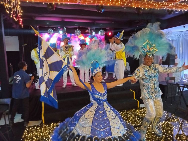 Porta-bandeira e Mestre-sala da Caprichosos do Pirajá 