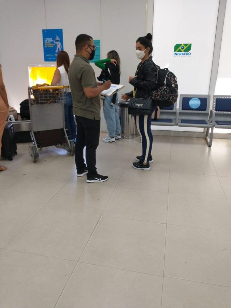 ABORDAGEM a visitante em desembarque no Aeroporto de Teresina