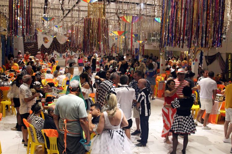 Baile da Saudade no Igara Clube de Parnaíba. Veja link com fotos de quem esteve por lá