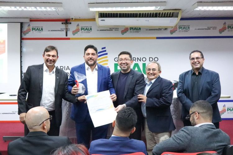  Café Inova tem reunido servidores de várias secretarias estaduais em palestras sobre temas que buscam aprimorar conhecimentos