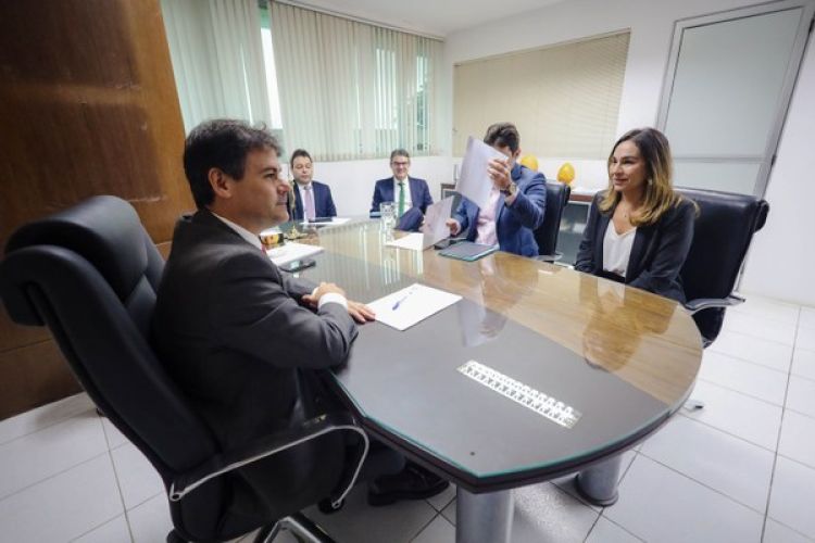 Severo Eulálio (MDB), recebeu a primeira-dama do Estado, Isabel Fonteles