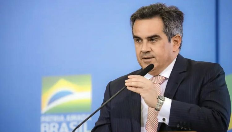 Araripina recebe o senador Ciro Nogueira