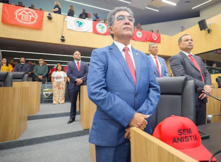  A homenagem foi proposta pelo deputado estadual Francisco Limma (PT-PI)