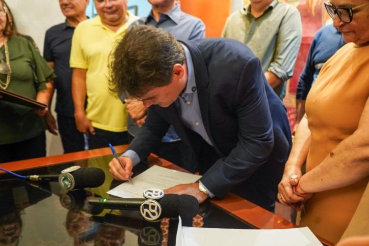  Severo Eulálio realizou visita às obras do Shopping do Empreendedor, em Pedro II