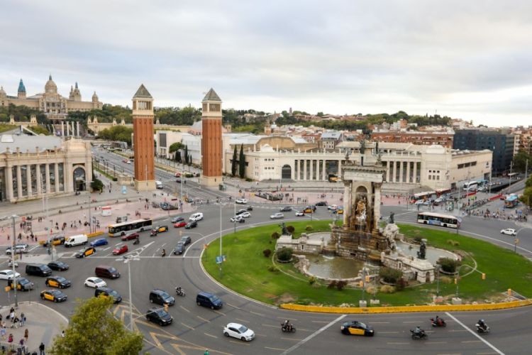 Praça Espanha — também chamada de Plaça d’Espanya ou Plaça Espanya — é uma das mais importantes praças de Barcelona 