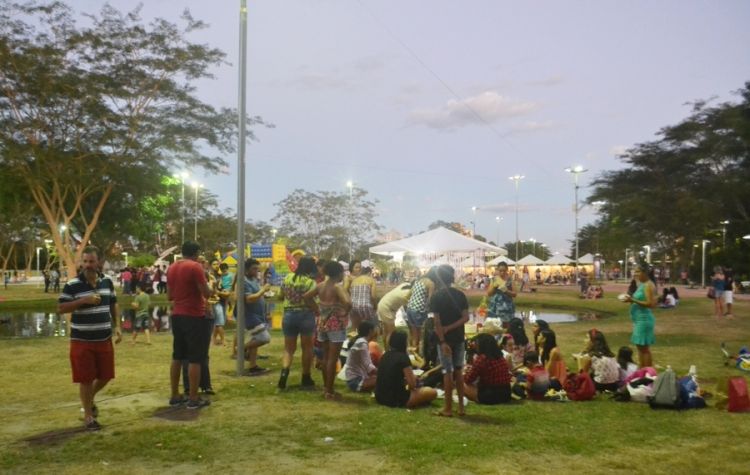 Internet grátis, com serviço doado pela prefeitura de Teresina
