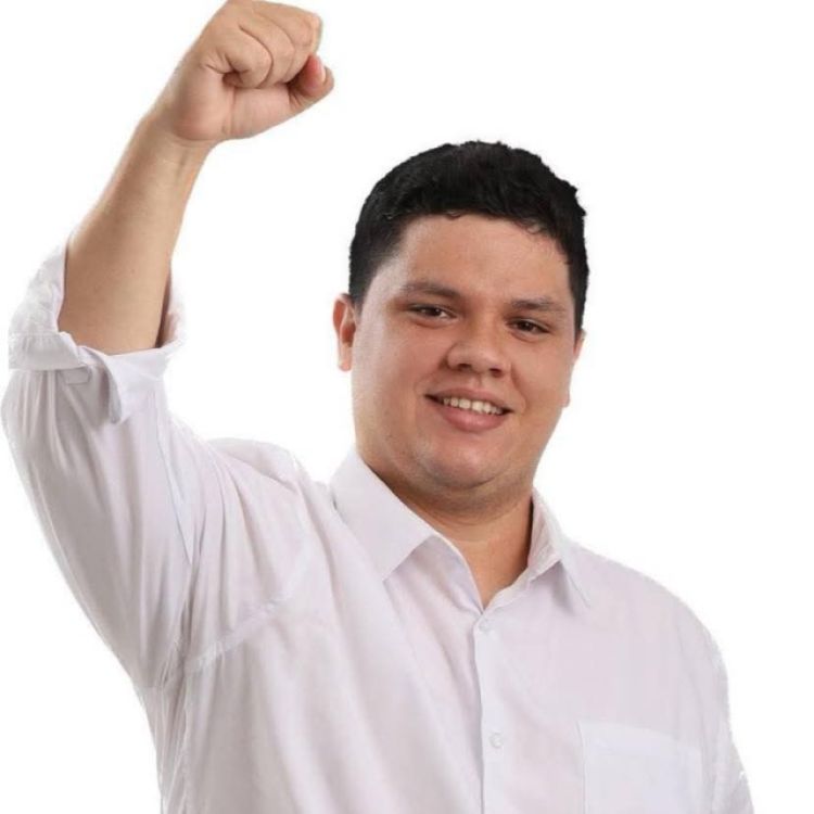 Novo vereador: Leôndidas Júnior 