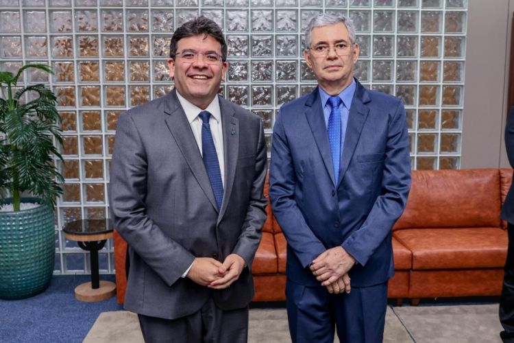 Solenidade prestigiada