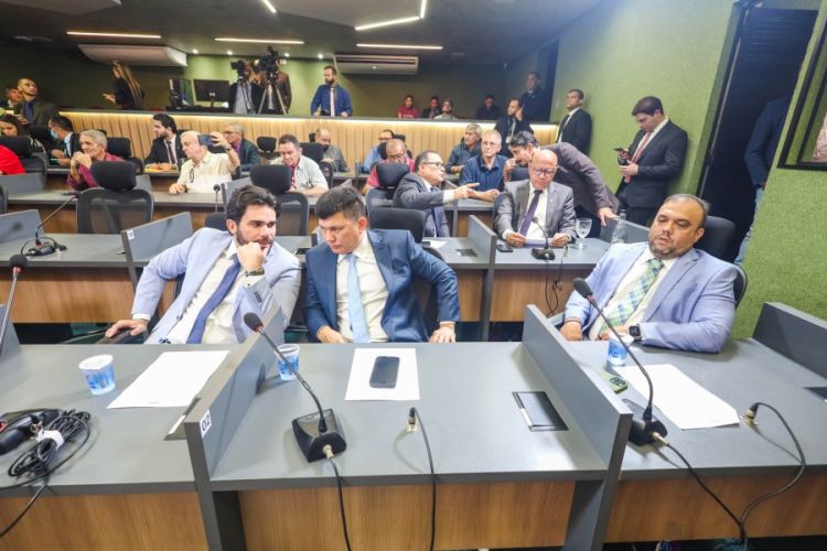 Deputados estaduais entram de férias e voltam dia primeiro de agosto