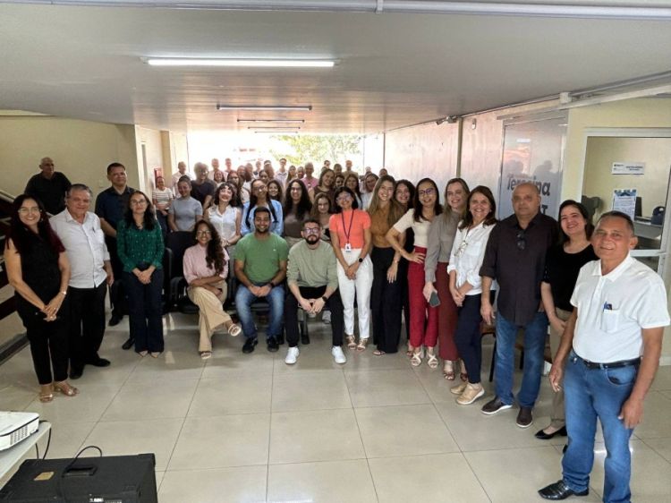 O presidente do Instituto, José João, no comando do café da manhã
